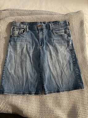 Garnet Hill Light Blue Washed Denim Jean Shorts, Bermudas, size 16, EUC